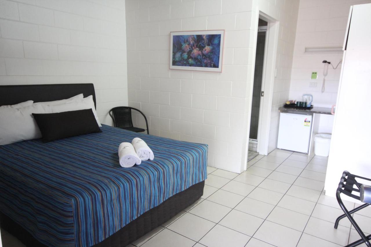 Barrier Reef Motel Іннісфейл Екстер'єр фото