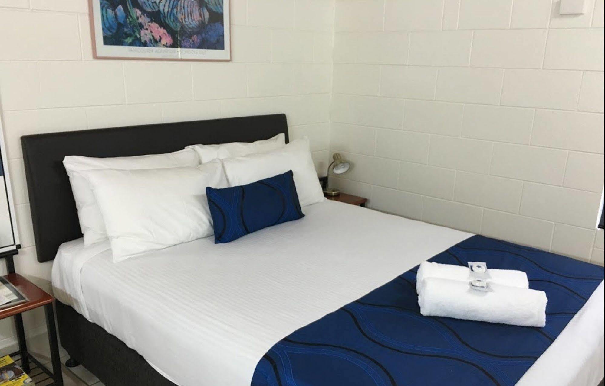 Barrier Reef Motel Іннісфейл Екстер'єр фото